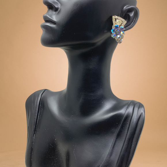 Vintage 1960's Aurora Borealis Crystal Cluster Earrings Clip On Runway Couture - Picture 2 of 5
